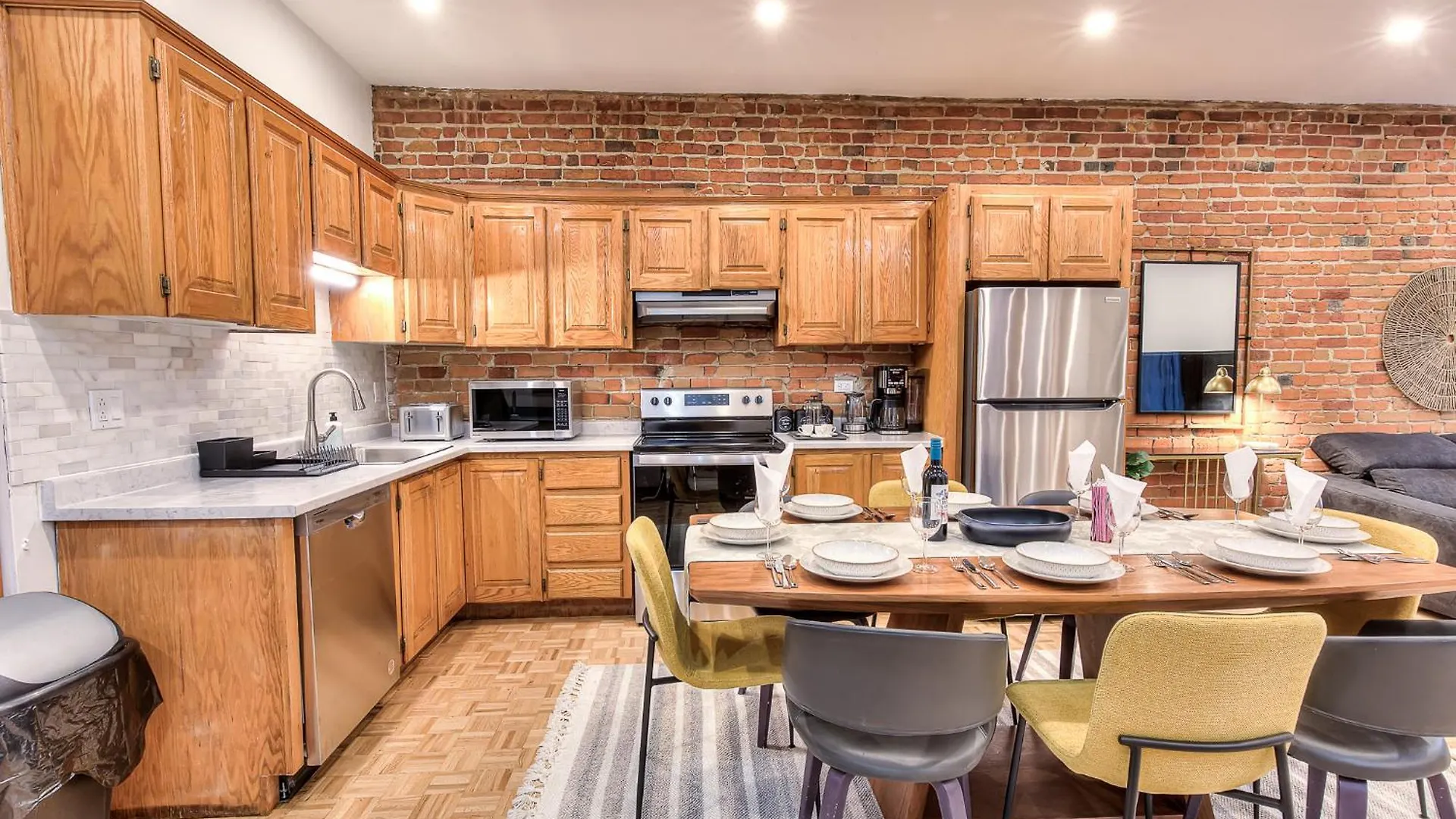 Spacious Apartment In The Plateau With Parking 몬트리올