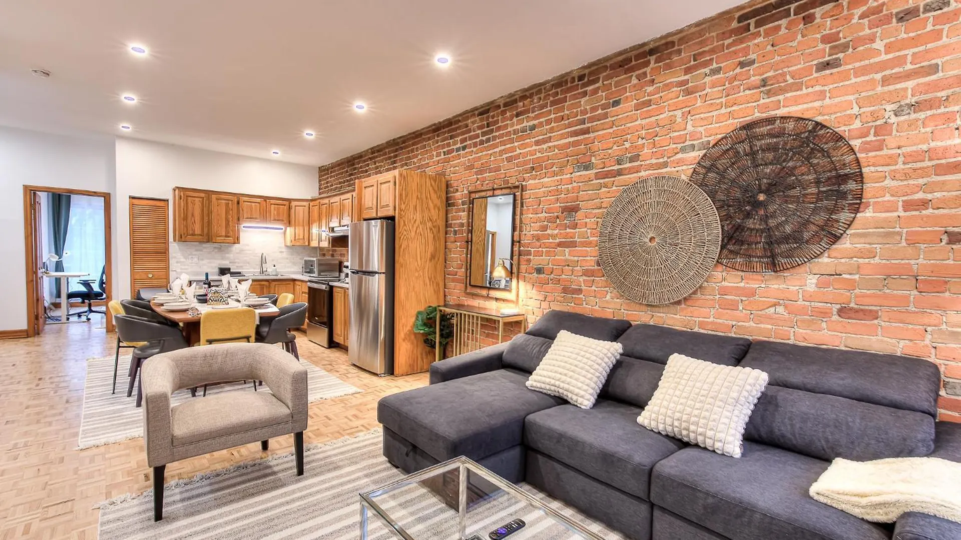 Spacious Apartment In The Plateau With Parking 몬트리올 캐나다