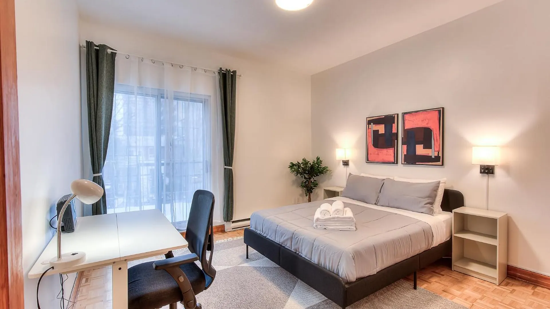 Spacious Apartment In The Plateau With Parking 몬트리올